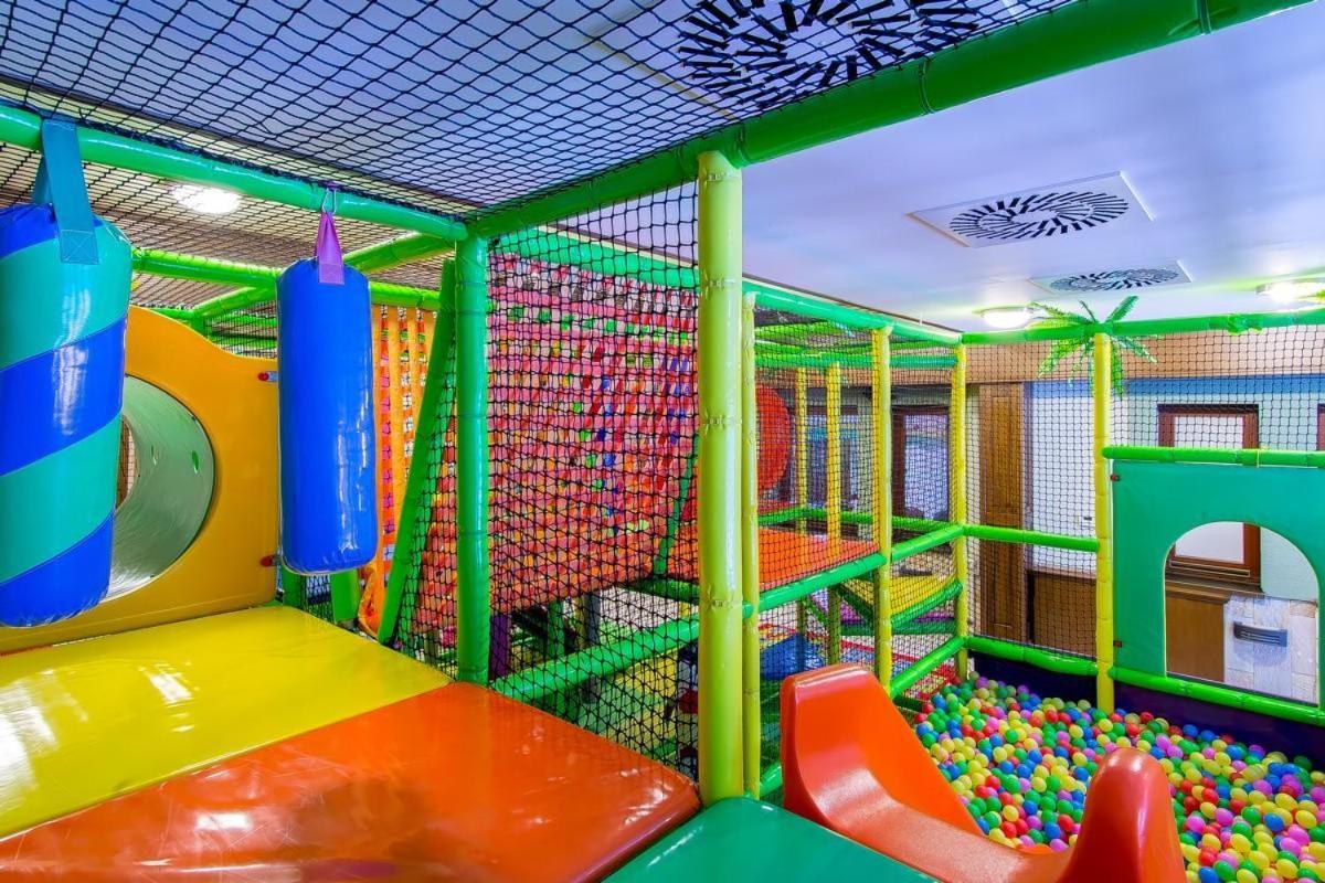 Aplend Wellness Hotel Borovica Štrbské Pleso Buitenkant foto