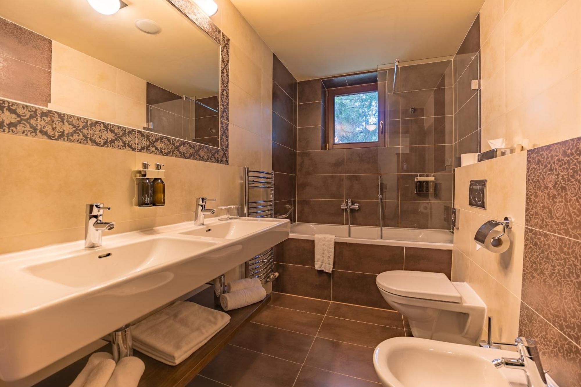 Aplend Wellness Hotel Borovica Štrbské Pleso Buitenkant foto
