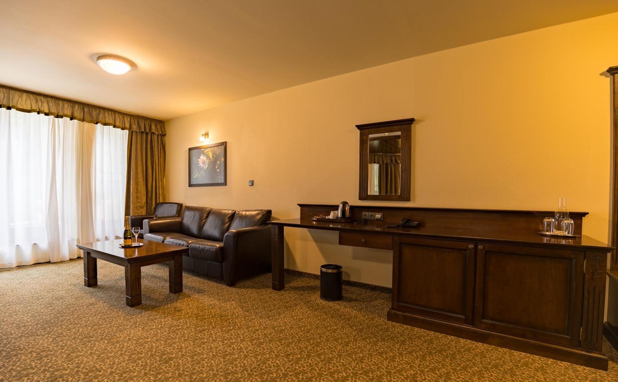 Aplend Wellness Hotel Borovica Štrbské Pleso Buitenkant foto